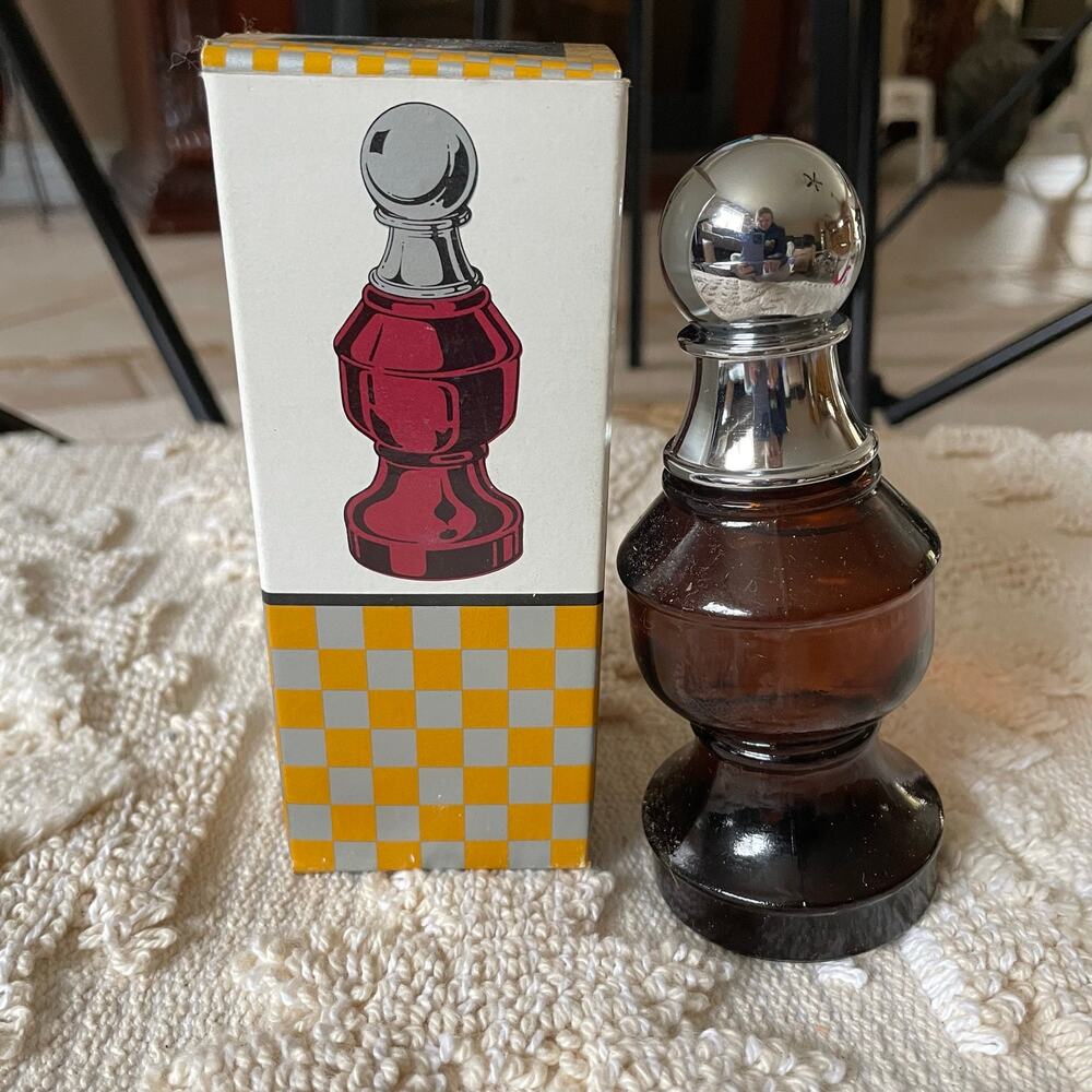 Vintage AVON Wild Country The Pawn Chess Piece Aftershave 3 ounces Full